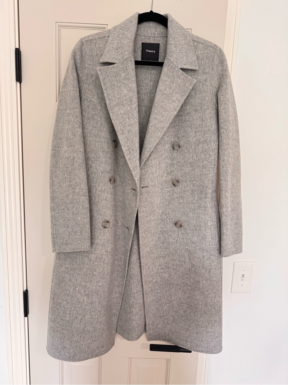 New Theory Citi Coat Double-Breasted Wool Cashmere Coat in Light Gray